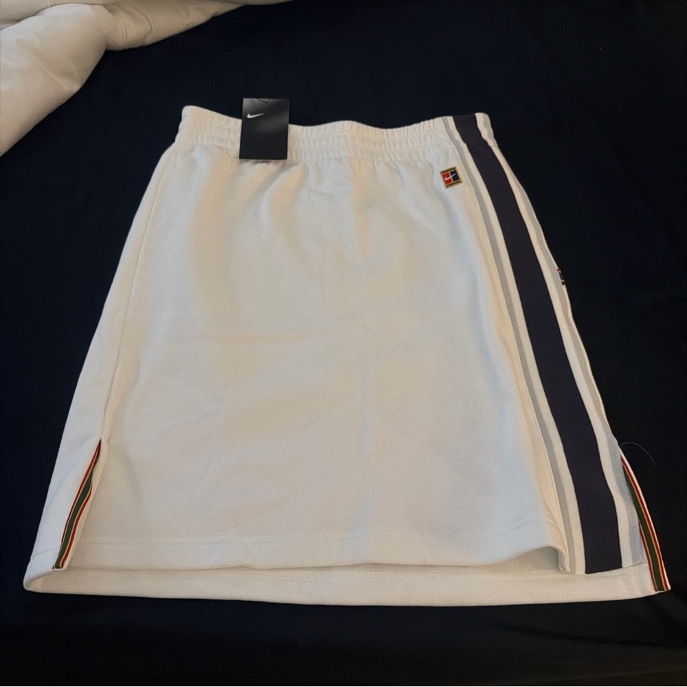 NIKE COURT HERITAGE TENNIS SKIRT- WOMEN’S SIZE MEDIUM